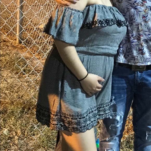 Checkered off the shoulder Romper ✨ - Picture 4 of 4